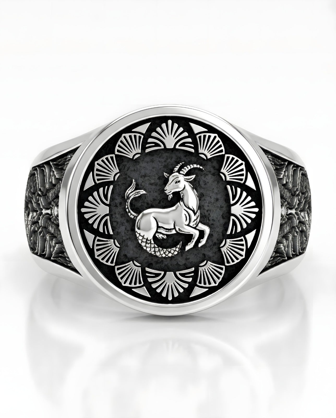 Anillo Capricornio – El Ascenso de la Cabra Marina | Plata 925 de Autor con Relieve